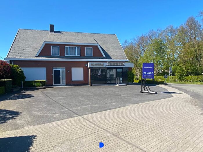 Maison 11 pièces à Meensesteenweg, Roeselare, à vendre