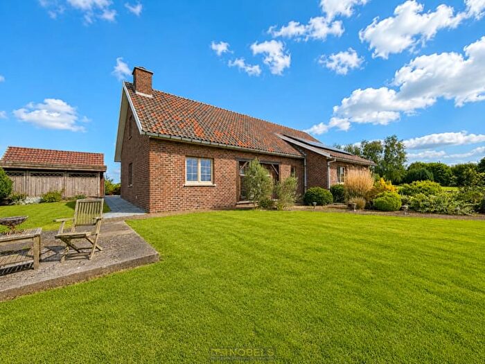 Maison 16 pièces à vendre à Chaussée de Ninove, Elzele