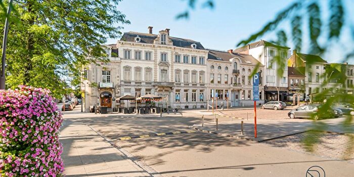 Grote Markt, Ronse - Maison 10 pièces à vendre