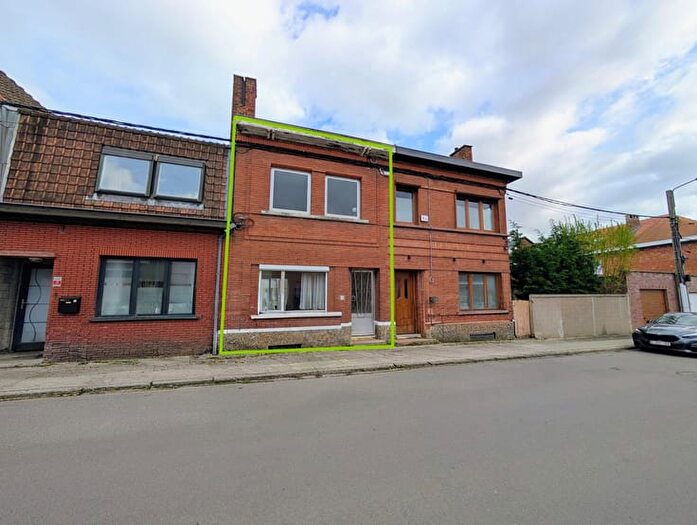 Maison 2 pièces à Rue Conard, ROUX, à vendre