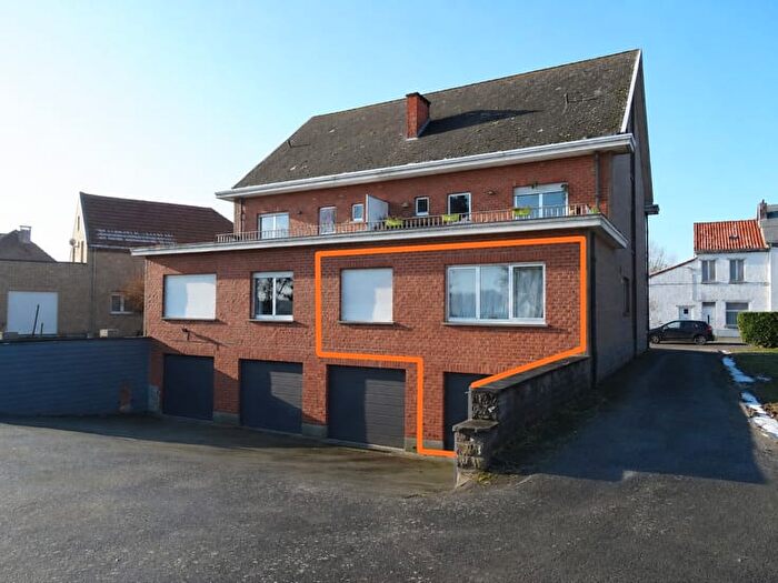 Lombeekstraat, Roosdaal : Appartement 2 pièces à louer