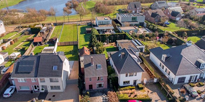 Leeuwerikstraat, Maaseik : Maison 4 pièces à vendre