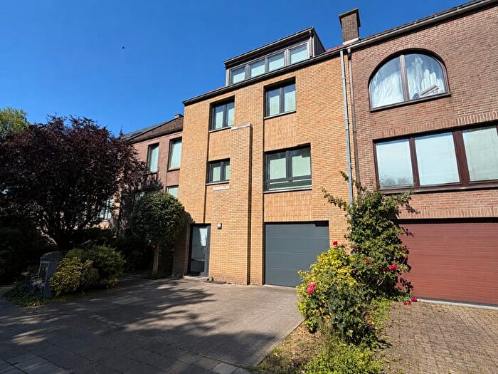 Maison 4 pièces à Rue de la Limite, Kraainem, à louer