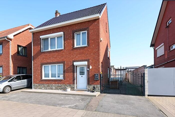 Maison 4 pièces à Sportpleinstraat, SINTTRUIDEN, à vendre
