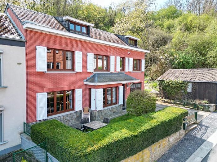 Maison 4 pièces à vendre à Rue des Chirennes, Houyet