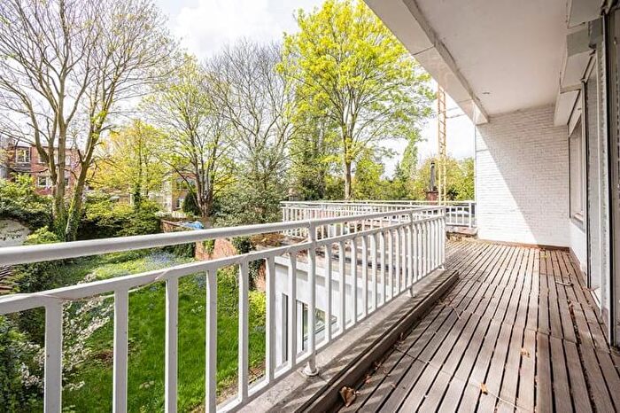 Grotesteenweg, Berchem : Appartement 2 pièces à vendre