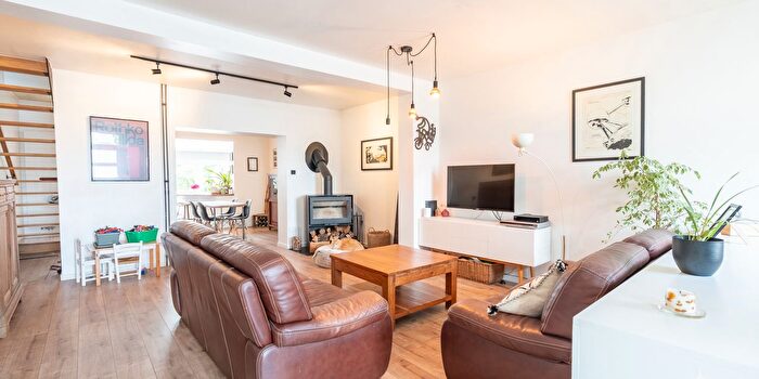 Maison 4 pièces à Rue des Combattants, OphainBoisSeigneurIsaac, à vendre