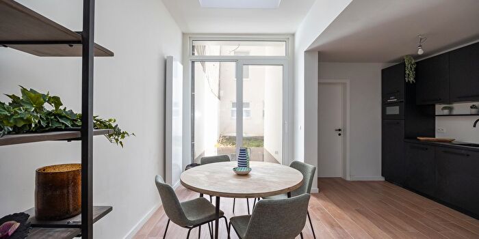 Van Steenlandstraat, Deurne : Appartement 1 pièce à vendre