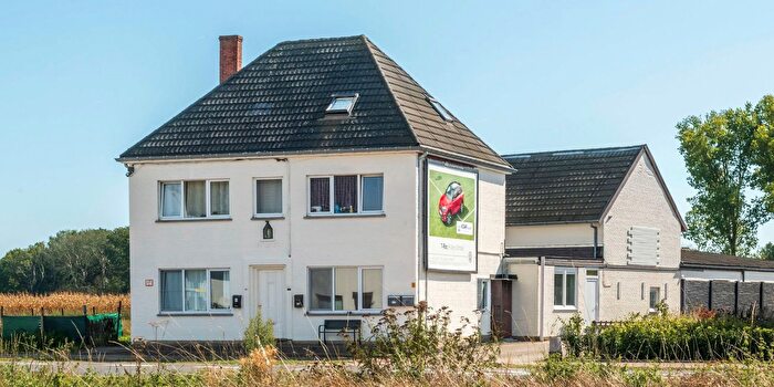 Appartement 11 pièces à vendre à Steenweg, Schulen