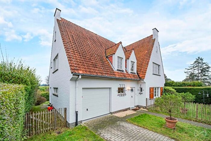 Maison 15 pièces à Avenue des Oies, Sintgenesiusrode, à vendre