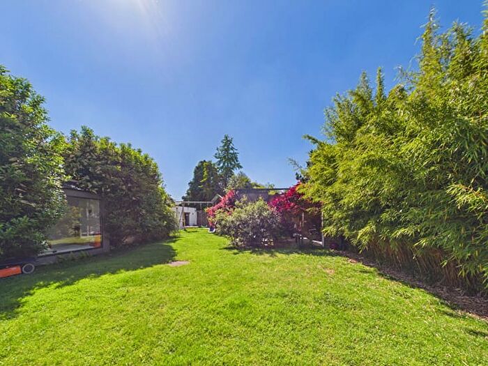 Rue à la Marne, Brainel'Alleud : Appartement 5 pièces à vendre