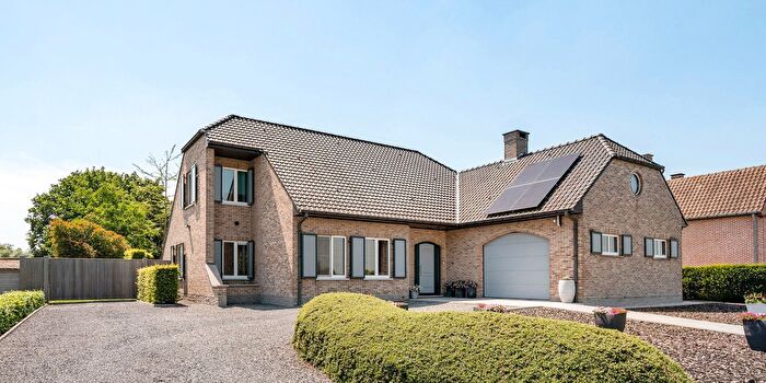 Maison 4 pièces à Alemstraat, Leest, à vendre