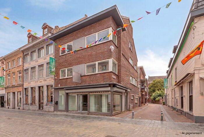 Maison 5 pièces à Bosstraat, MAASEIK, à vendre