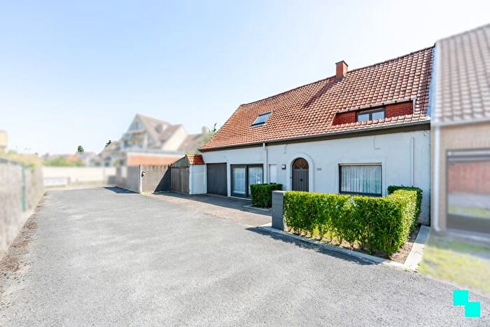 Maison 15 pièces à Zuidmolenstraat, Roeselare, à vendre