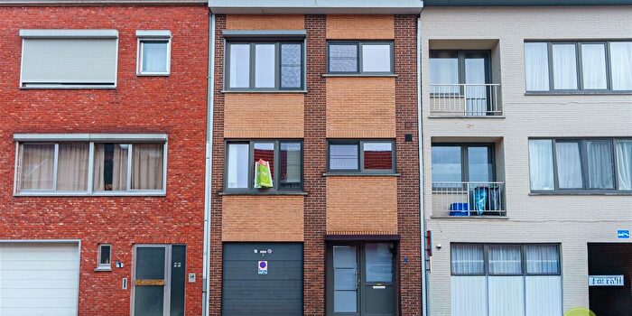 Hoogstraat, Mol : Maison 3 pièces à vendre