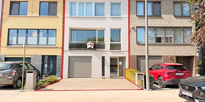 Maison 3 pièces à Alfred Oststraat, Zwijndrecht, à louer
