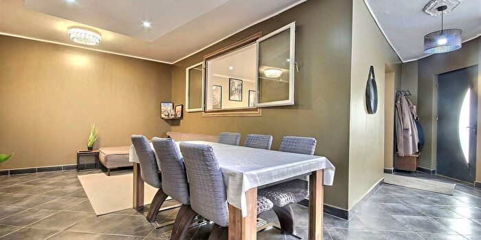 Maison 4 pièces à vendre - Moeskroen, Henegouwen