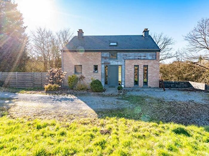 Maison 4 pièces à Rue de Nanwet, Wellin, à vendre