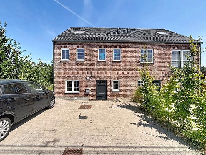 Chaussée de Namur B, Incourt - Maison 4 pièces à louer