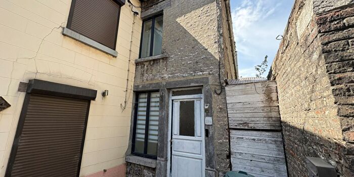 Rue de Châtelet, MarchienneauPont : Maison 1 pièce à vendre