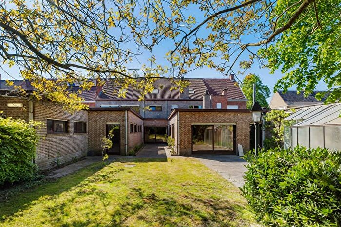 Bellevuestraat, Izegem : Maison 17 pièces à vendre