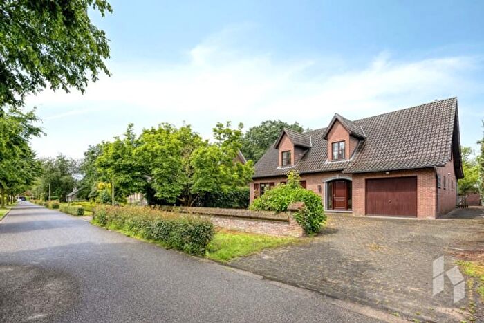 Maison 4 pièces à Rozenlaan, Zoersel, à vendre