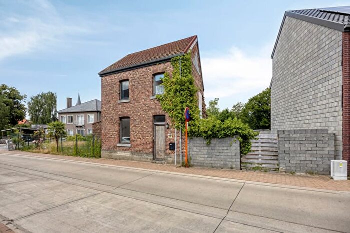 Maison 4 pièces à Kraaibroek, Lauw, à vendre