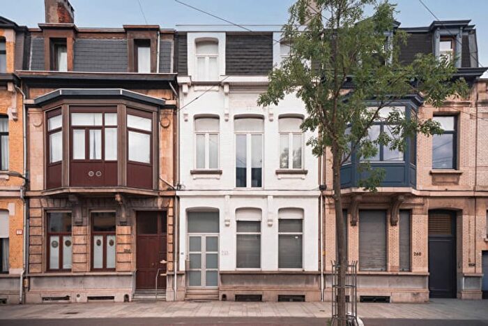 Maison 6 pièces à Bredabaan, Antwerpen, à vendre