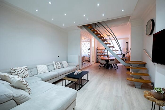 Rue Bayet, Charleroi - Maison 3 pièces à vendre