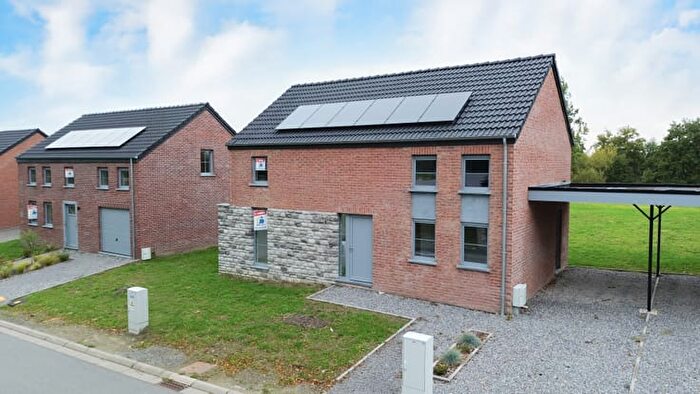 Maison 4 pièces à Rue Des Monts, HamsurHeureNalinnes, à vendre