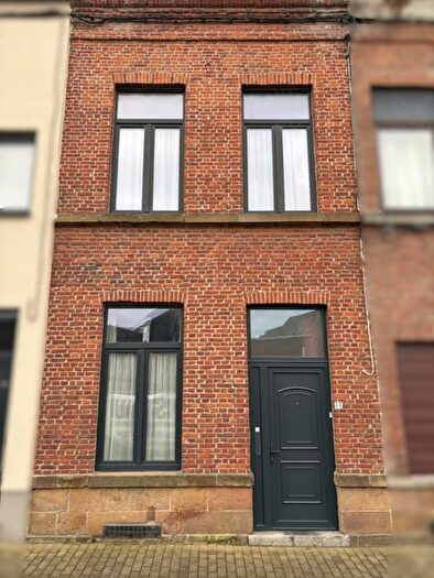 Rue du Rempart, LeuzeenHainaut : Maison 2 pièces à vendre