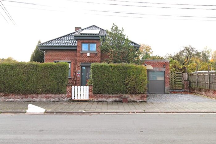 Rue De Familleureux, Manage - Maison 4 pièces à vendre