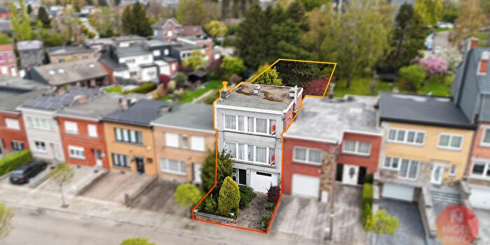 Rue Fernand Dehousse, JupillesurMeuse : Maison 2 pièces à vendre