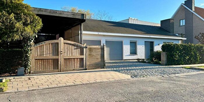 Koning Boudewijnlaan, SintElooisWinkel - Maison 4 pièces à vendre