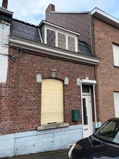 Rue Neuve, Pâturages : Maison 2 pièces à vendre