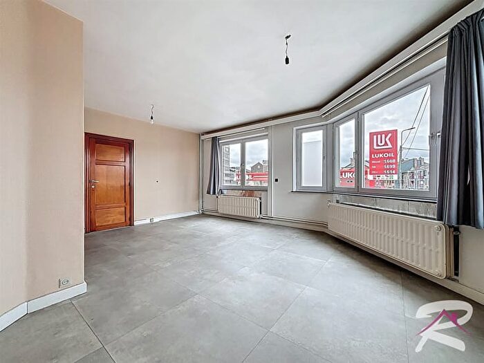 Rue Sualem Renkin, JEMEPPESURMEUSE : Appartement 1 pièce à louer