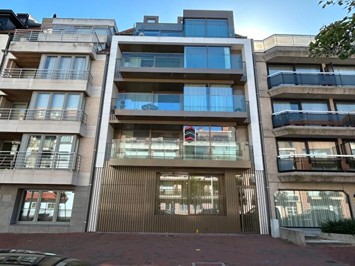 Appartement 10 pièces à Van Bunnenlaan, KnokkeHeist, à louer