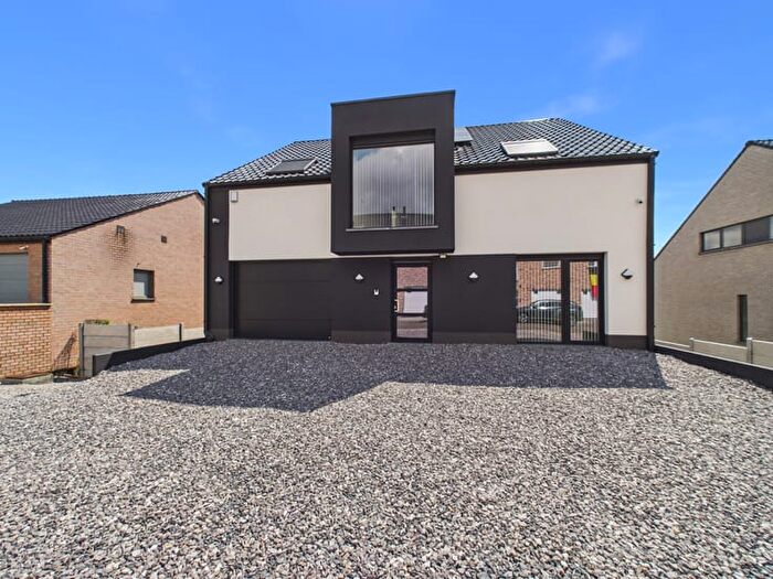 Maison 6 pièces à vendre à Rue Neuve, La Louvière Maurage