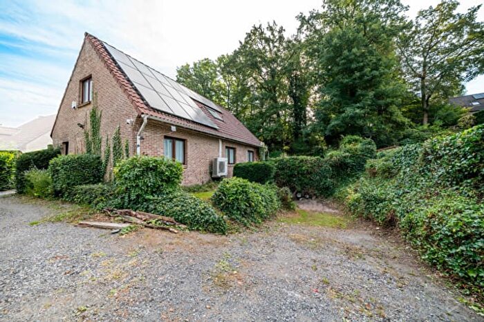 Avenue des Vallées, Cérouxmousty : Maison 13 pièces à vendre