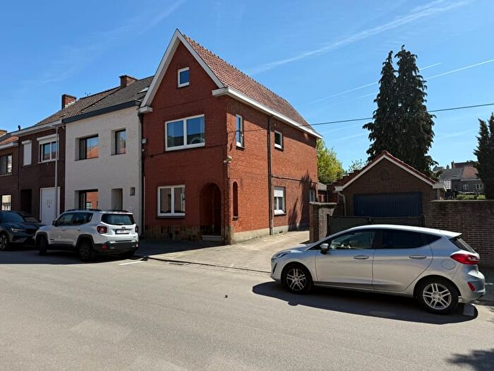 Casterhovenstraat, Hasselt : Maison 8 pièces à louer