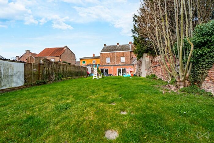 Rue de Fooz, FexheleHautClocher : Maison 20 pièces à vendre