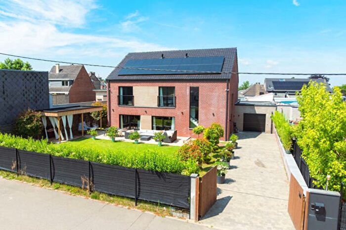 Maison 4 pièces à vendre à Rue du Stade, Housse
