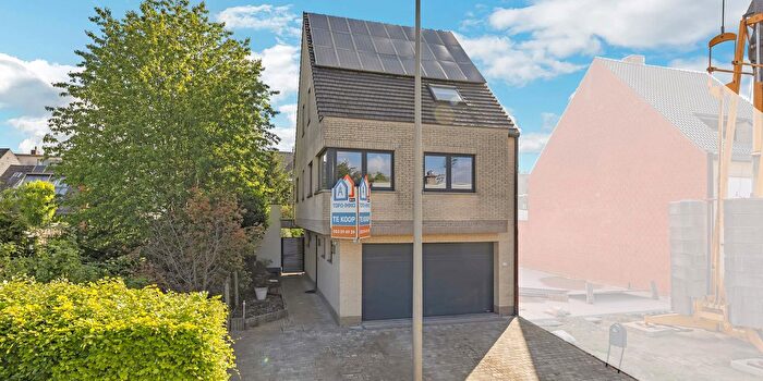 Maison 4 pièces à Coupurestraat, Denderleeuw, à vendre
