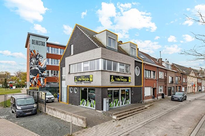 Boudewijnlaan B, AALST : Appartement 3 pièces à vendre