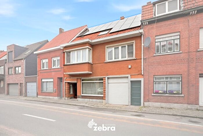 Maison 17 pièces à Stationsstraat, Oostrozebeke, à vendre