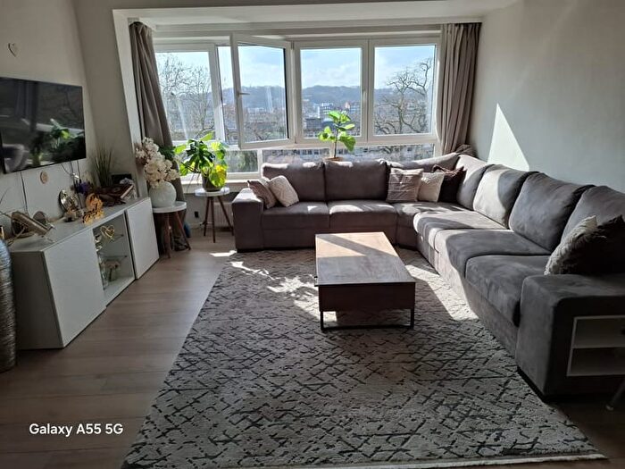 Appartement 2 pièces à Rue Du Parc, Liège, à louer