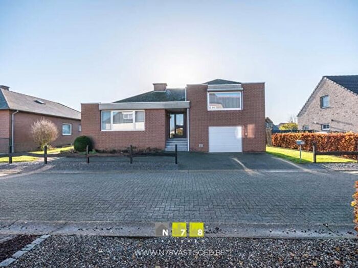 Maison 3 pièces à H Harlindisstraat, Maaseik, à vendre