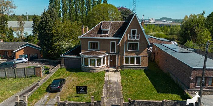Maison 6 pièces à vendre à MonceausurSambre, Henegouwen