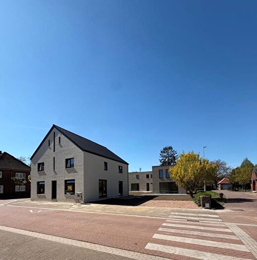 Maison à Voorshoventerweg, NEEROETEREN, à vendre