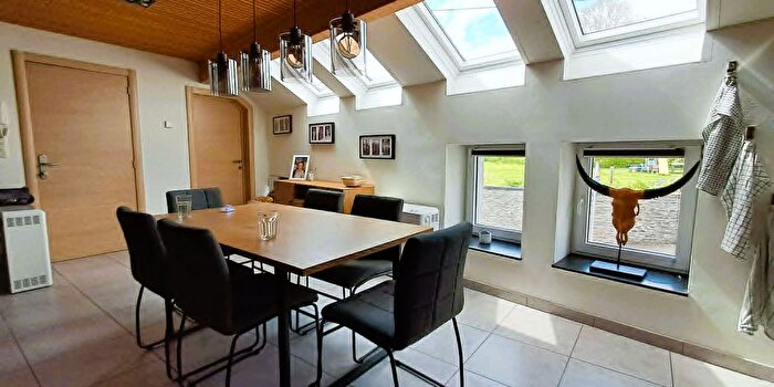 rue des combattants, Léglise : Appartement 2 pièces à vendre